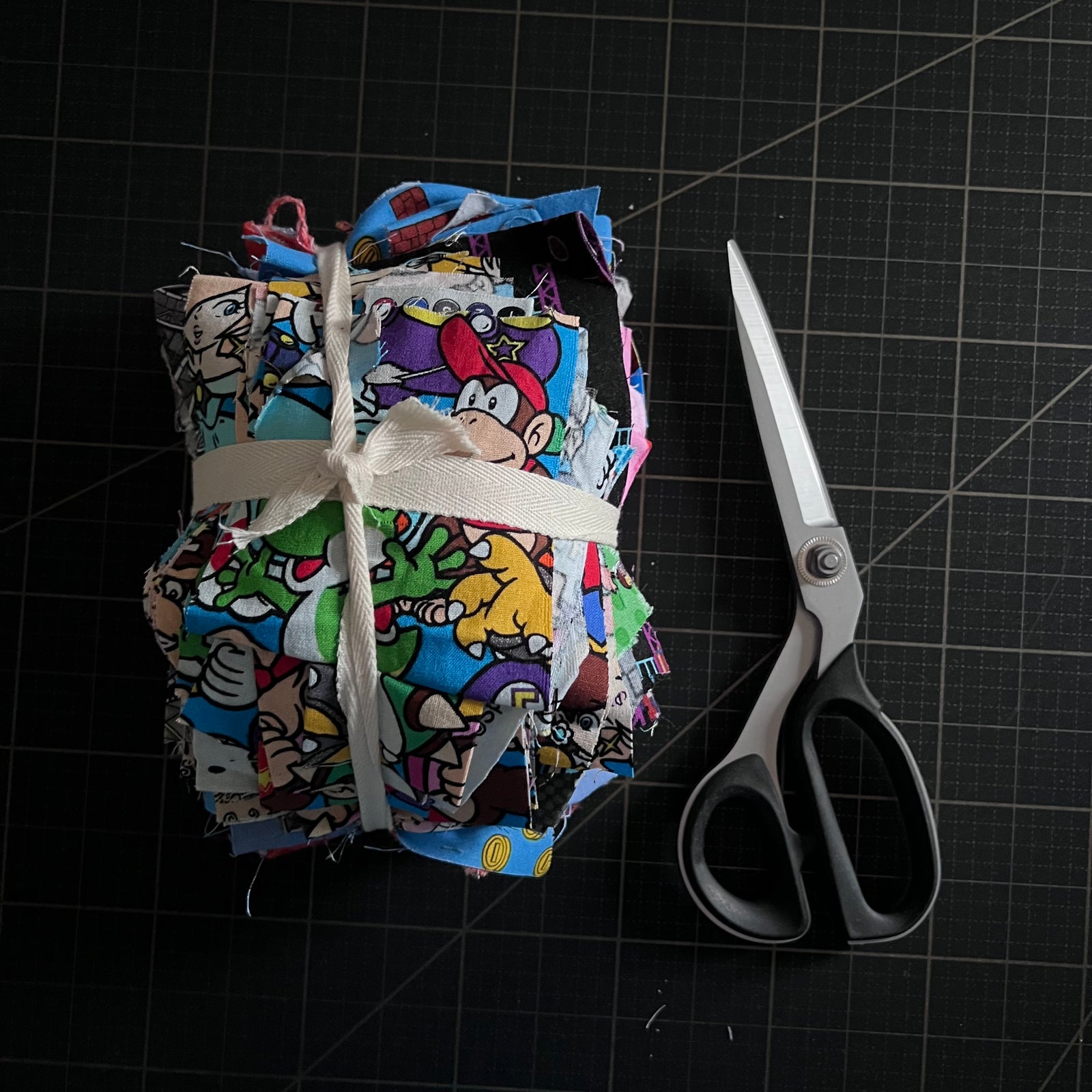 Nintendo Fabric Scrap Bundle No. 2 - 11 oz.