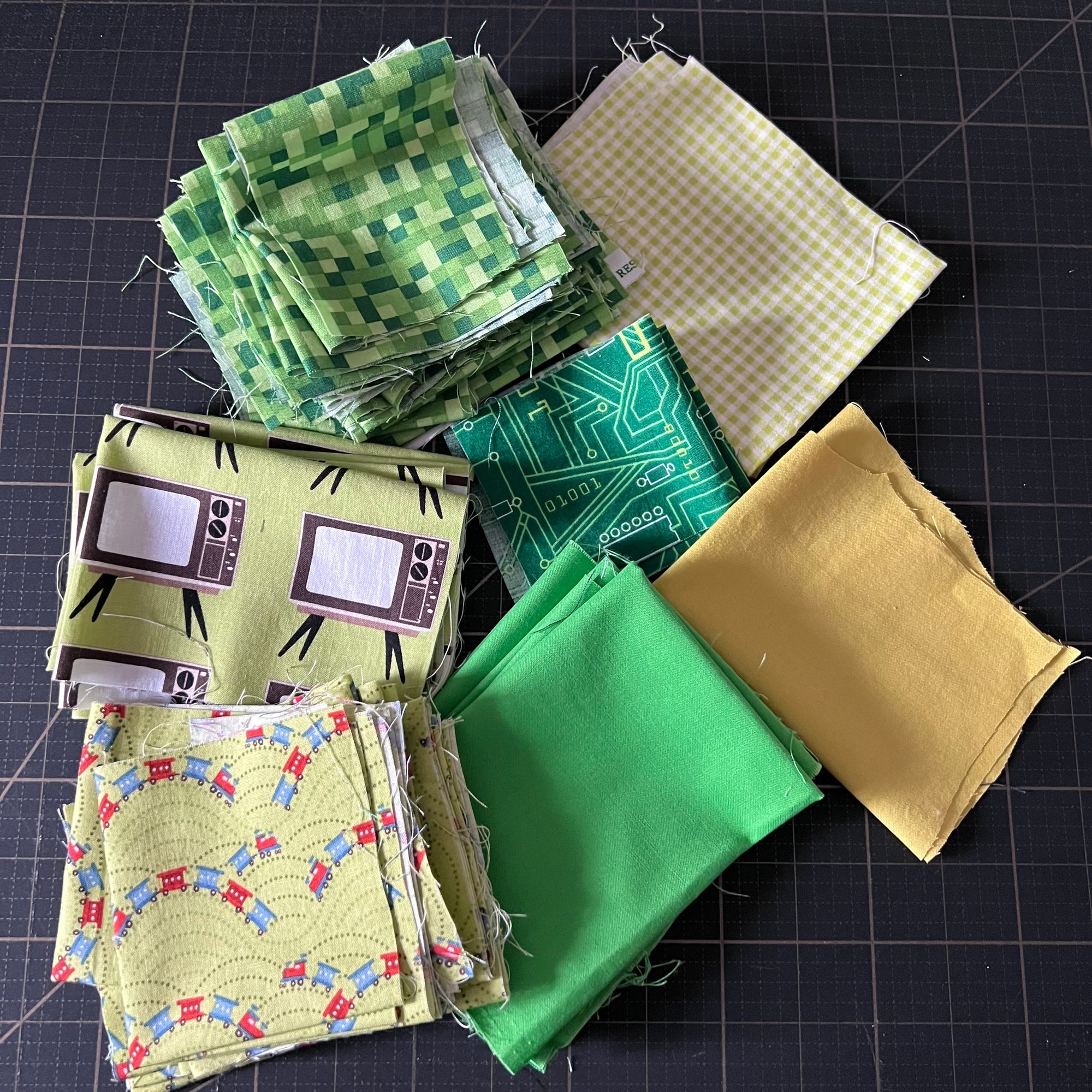 Green Fabric Scrap Bundle No. 3 - 9.9 oz.