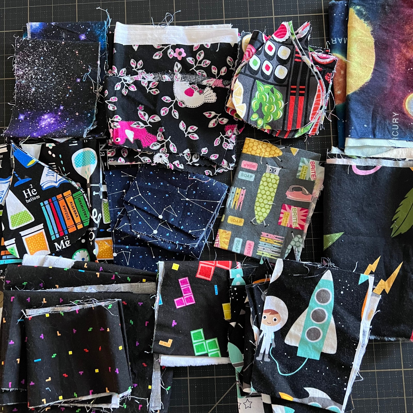 Multicolor Fabric Scrap Bundle No. 6 - 10.7 oz.