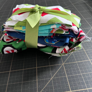 Xmas Fabric Scrap Bundle No. 1 - 10.4 oz.