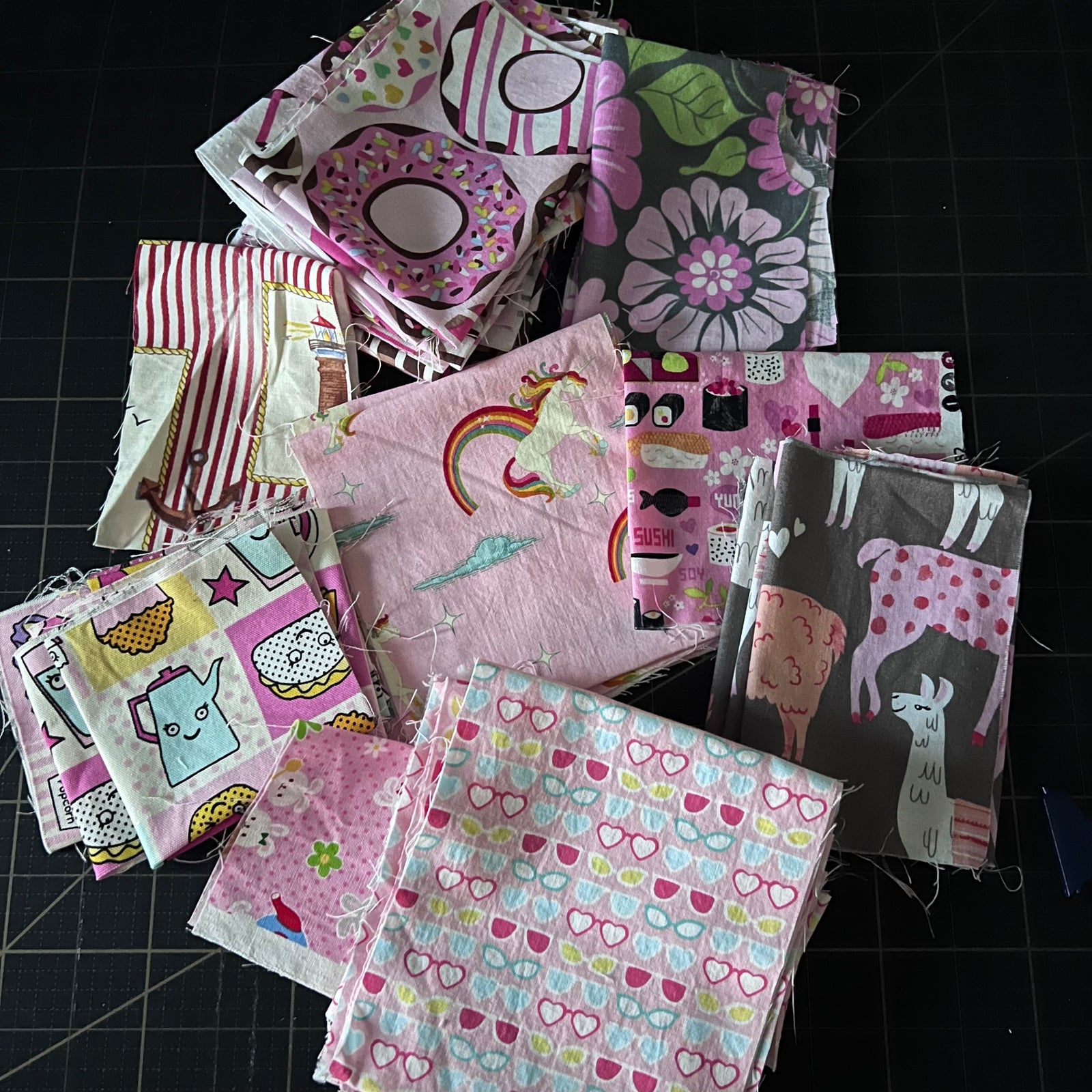 Pink Fabric Scrap Bundle No. 6 - 11.3 oz.