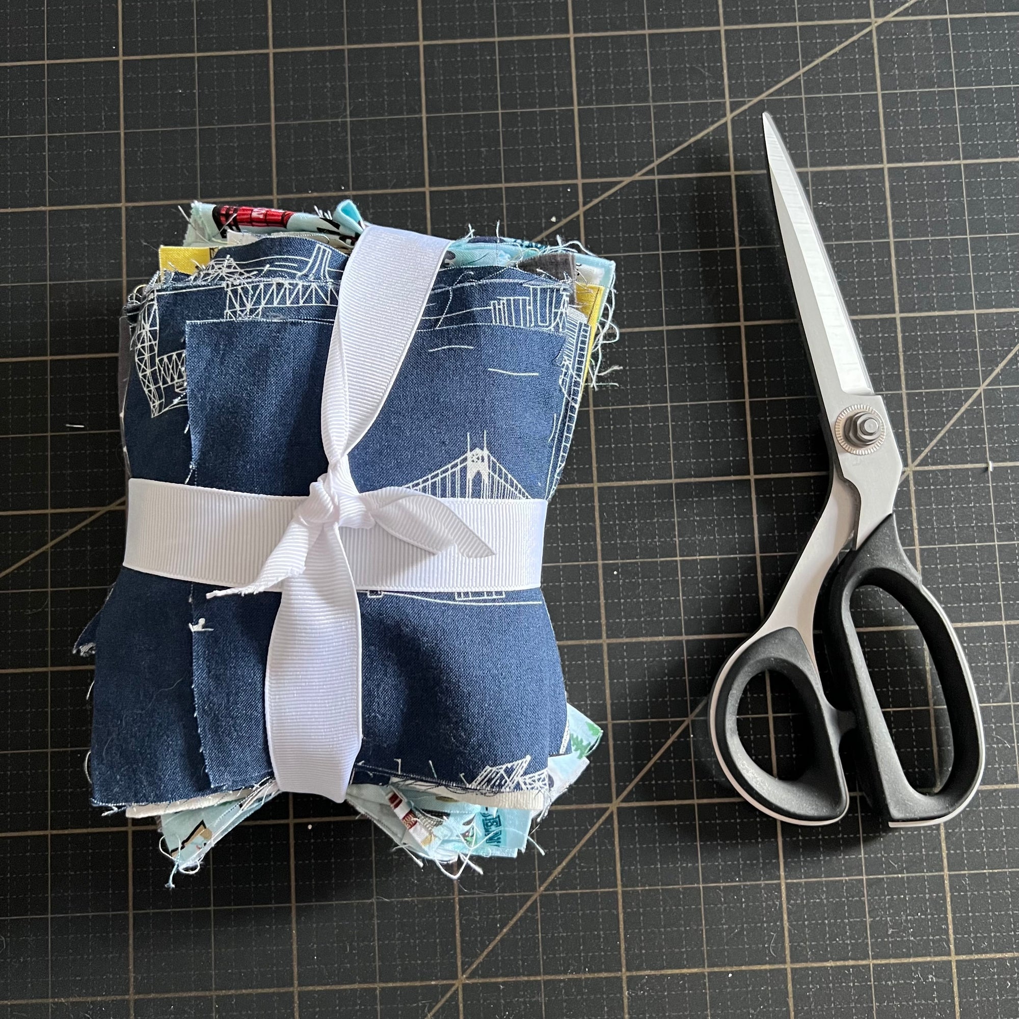Oregon Fabric Scrap Bundle No. 2 - 10.8 oz.