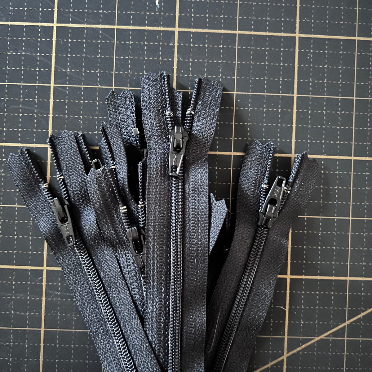 YKK 9&quot; zippers- Black 10-zipper bundle