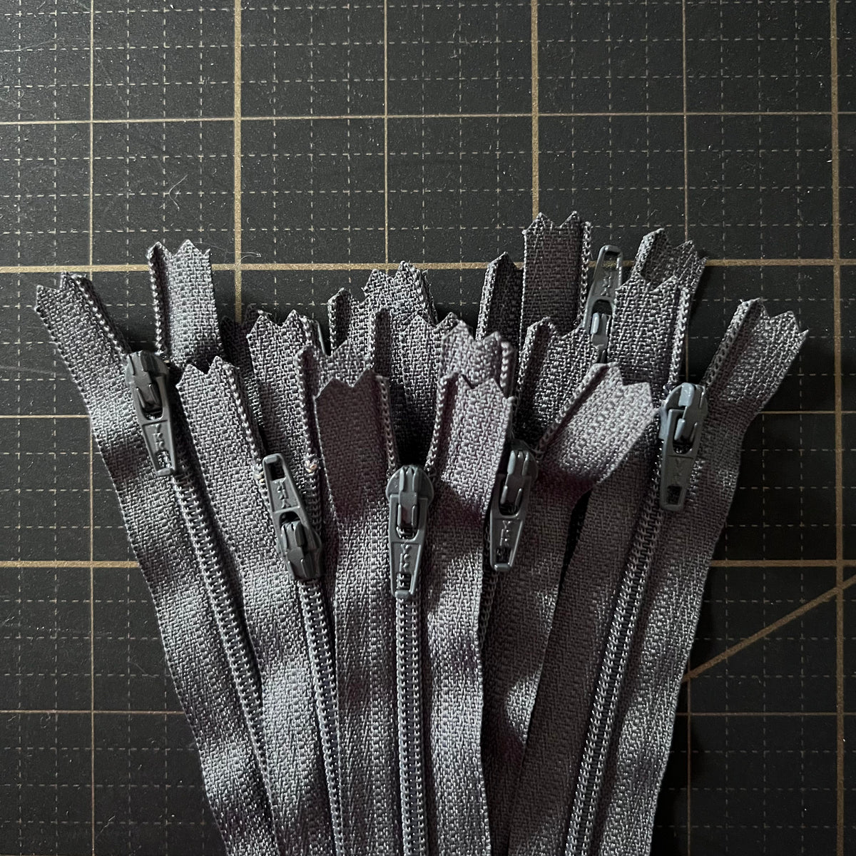 YKK 9&quot; zippers- 182/Charcoal 10-zipper bundle