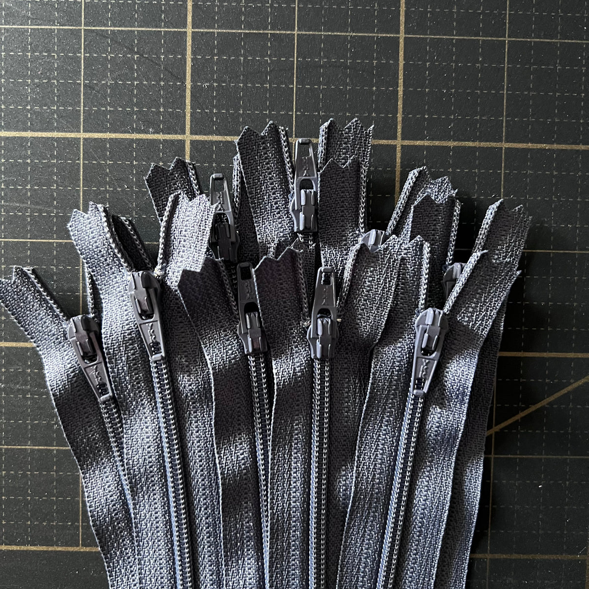 YKK 7&quot; zippers- Charcoal 10-zipper bundle